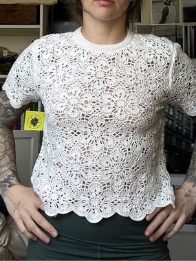 White Floral knit Short Sleeve Top